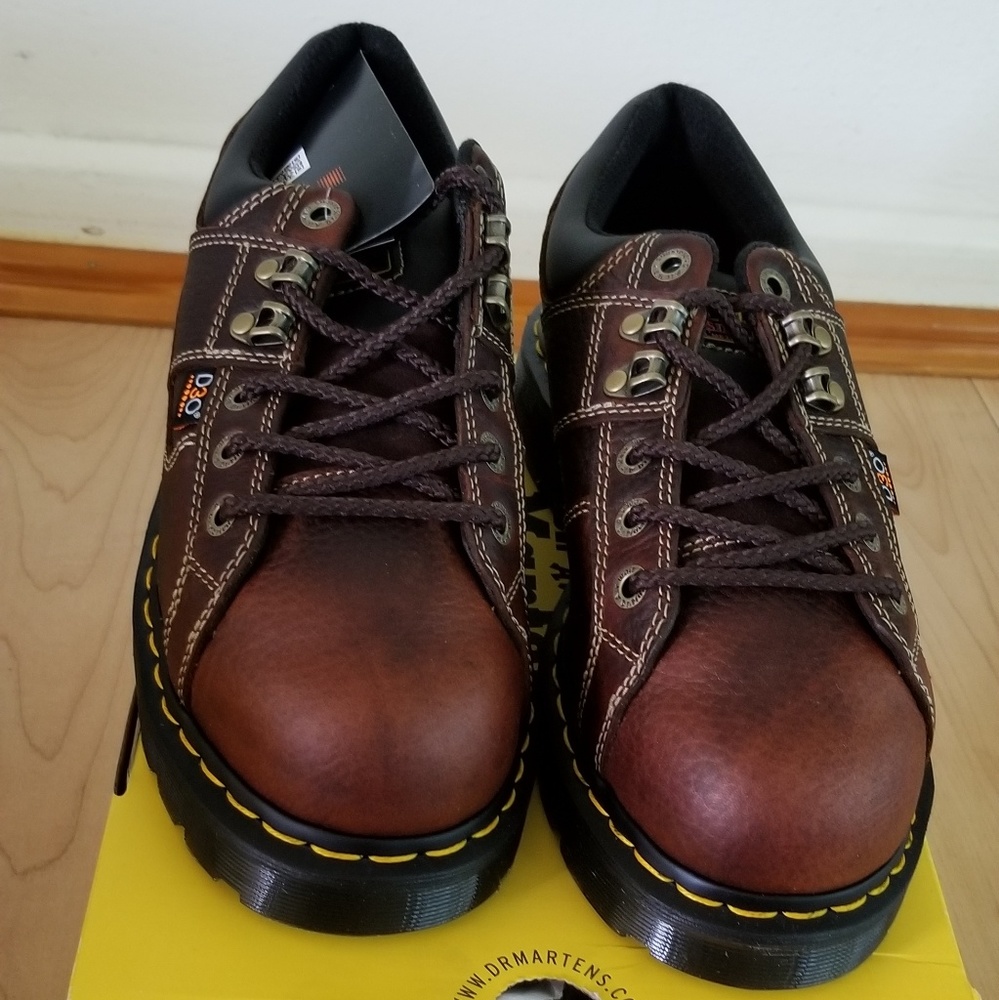 🚨🚨SOLD Steel toe shoes🚨🚨